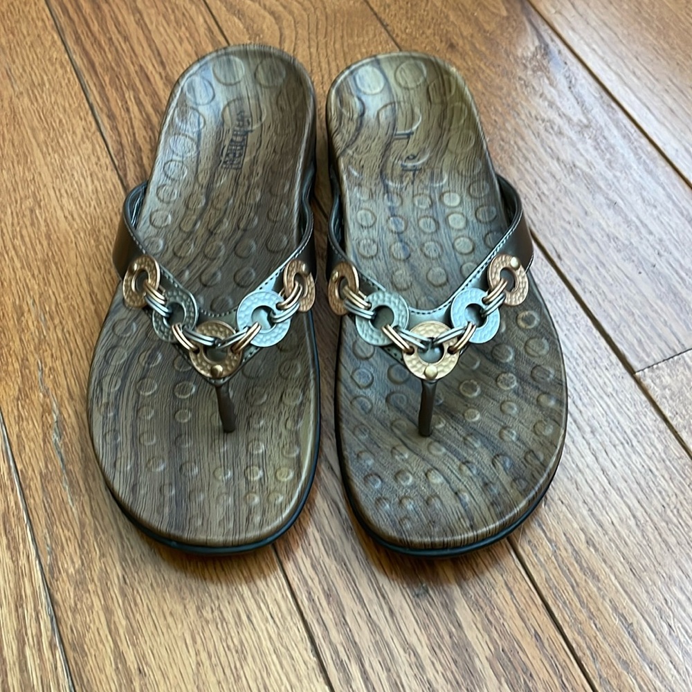Vionic Flip Flops Orthaheel Embellished Thong Sandal Womens Size 8